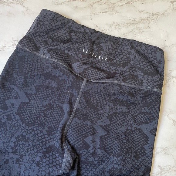 All Fenix Anthropologie Python Leggings High Waisted Small - Picture 5 of 5